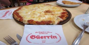 Güerrin: el clásico de las pizzas sobre Avenida Corrientes